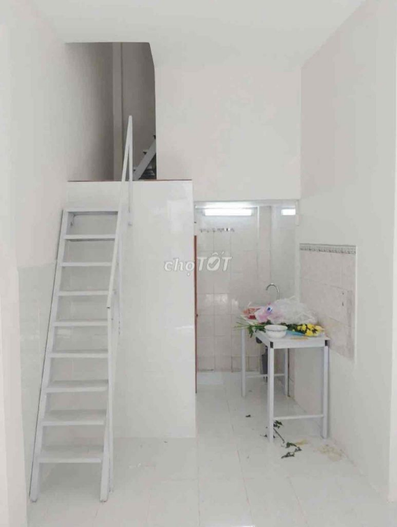 Nhật Tảo базарына жақын, 10-шы аудандағы кең 2 бөлмелі үй