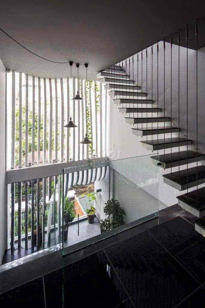 Modern 5-Floor Townhouse with Designer Interior