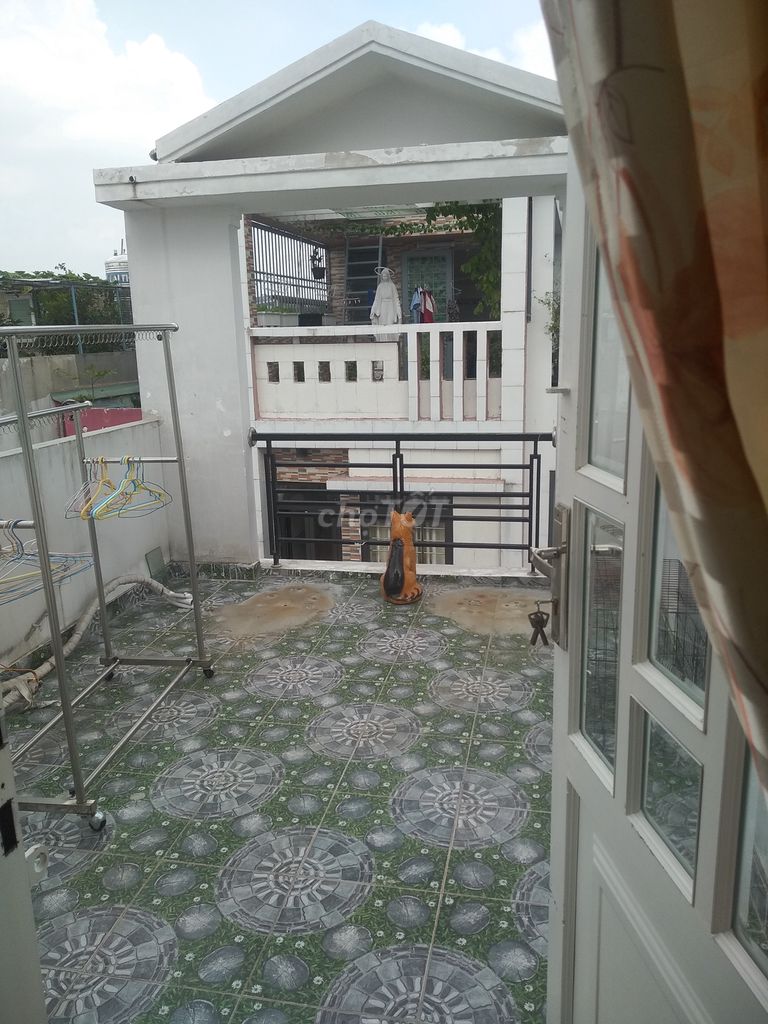 Spacious 3-Bedroom House with Rooftop Terrace