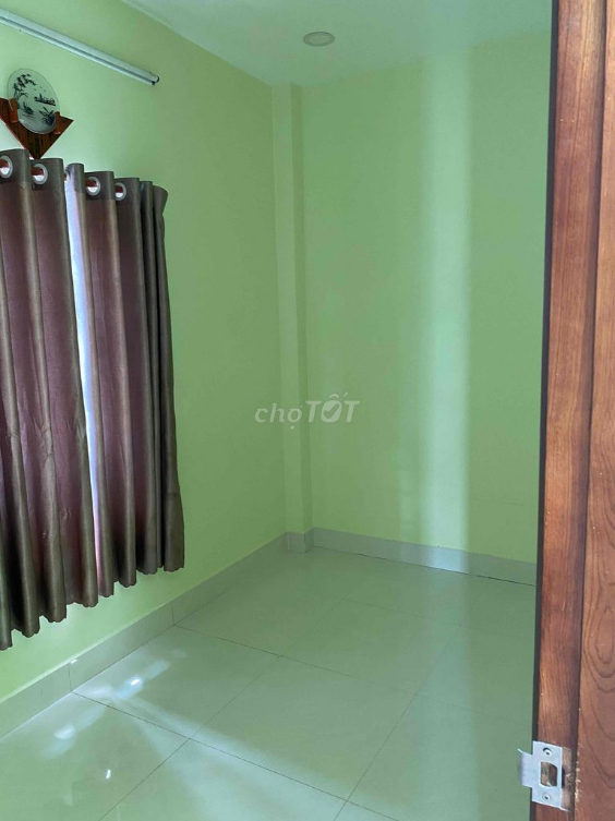 Secure Quiet Townhouse in CMT8 Area, Tan Binh District