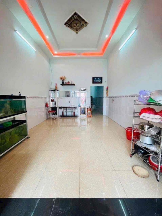 Spacious Rental near Dĩ An Market with Convenient Location