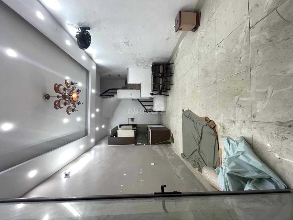 4-Bedroom House with Separate Bathrooms