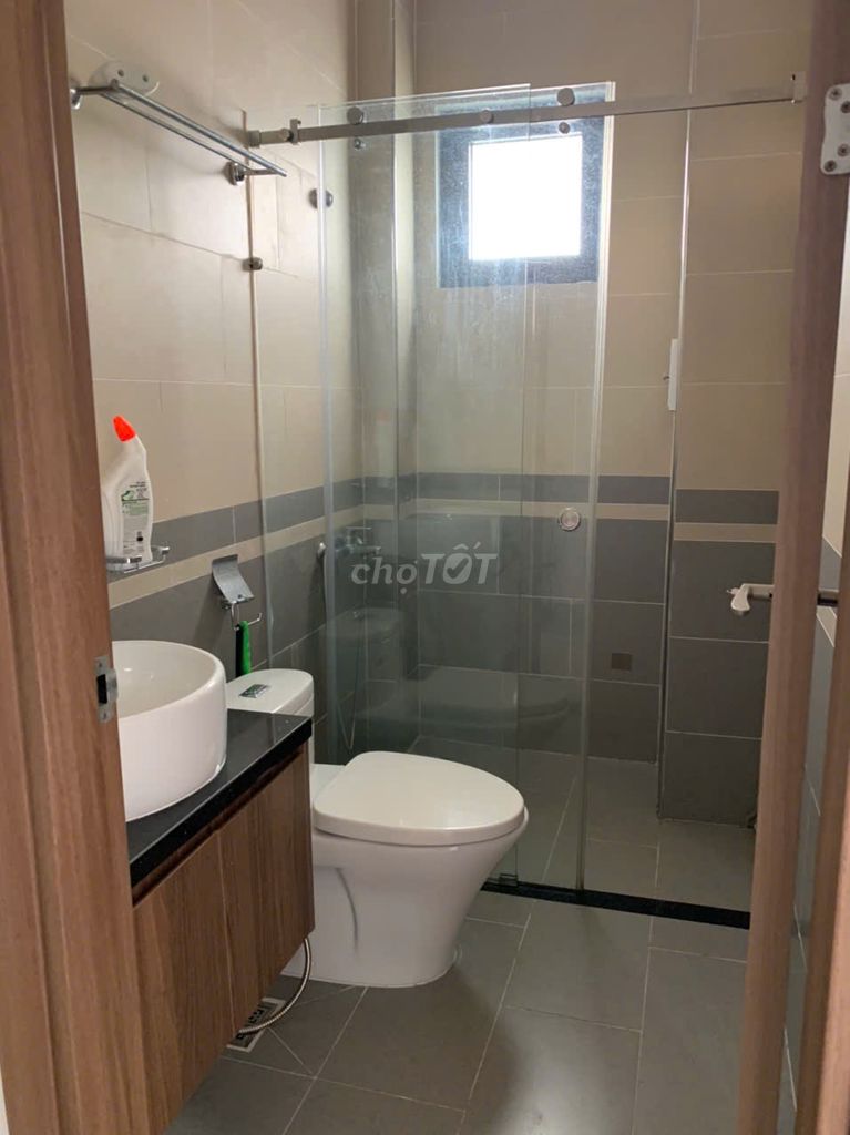 3BR Commercial House with Furnished Kitchen and AC