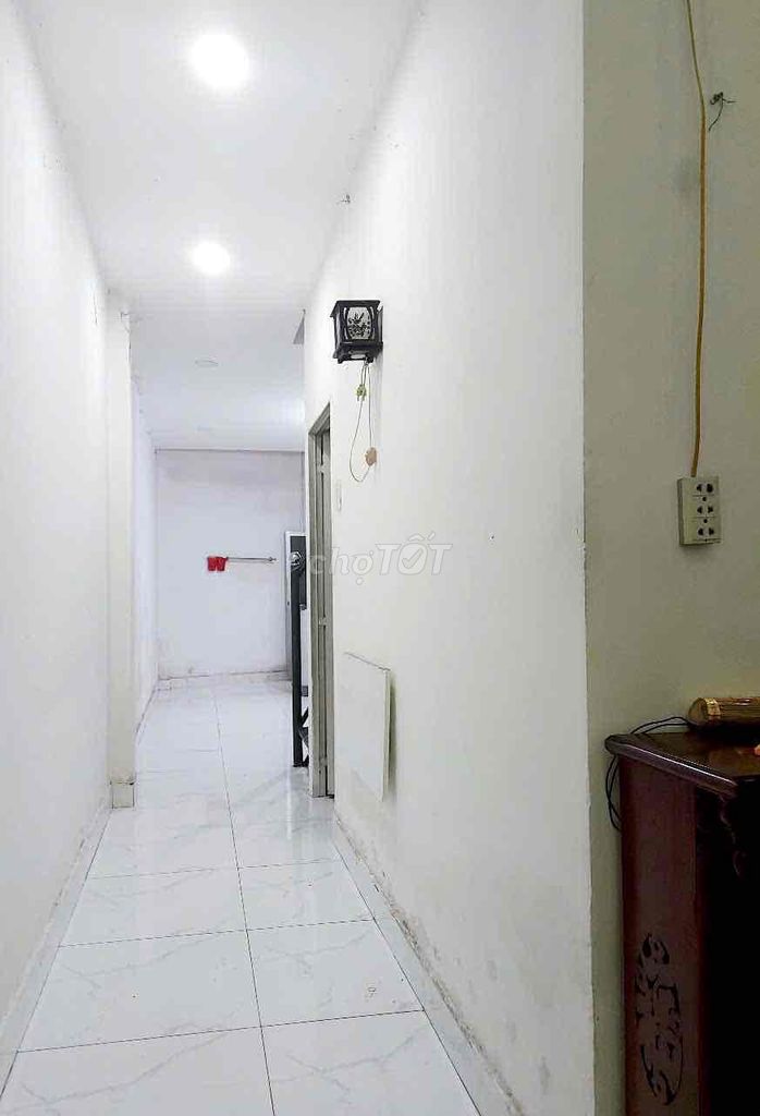 4-Bedroom House with Modern Amenities in Q12