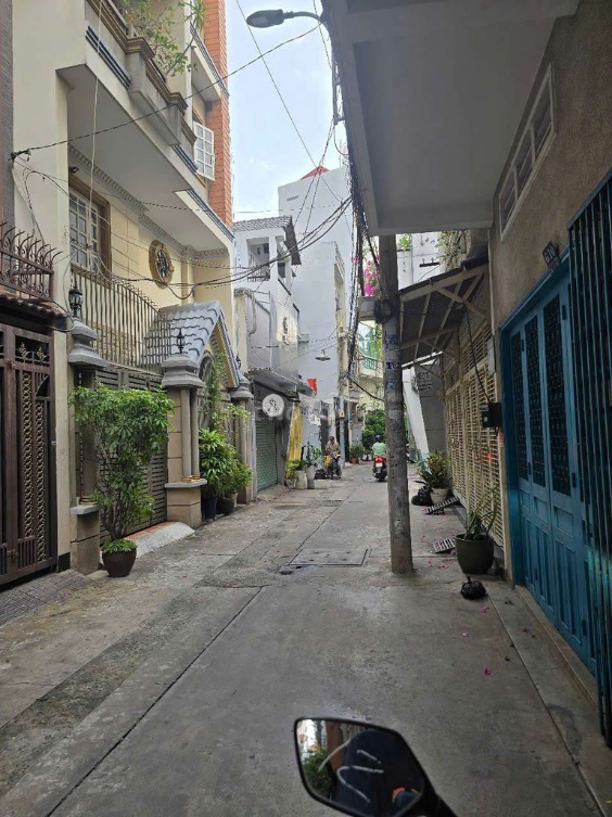 Rental property in Phu Nhuan area, convenient for shop/office/workshop