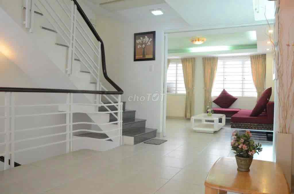 Modern 5BR House Near Hang Xanh With Parking