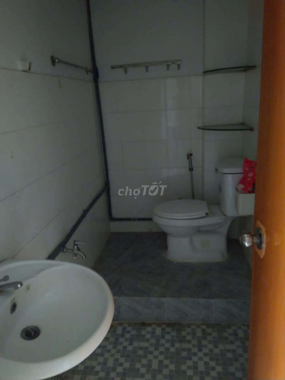 Spacious 3-Bedroom House in Tan Binh District, Near Amenities