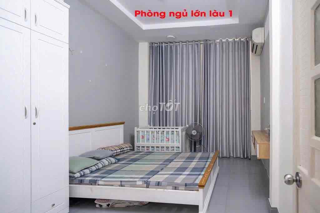 3-Bedroom Townhouse with Full Furniture in Tan Binh