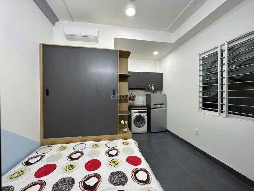 Modern Studio Apartment with Full Amenities