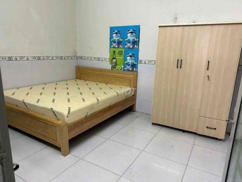Furnished 2-Bedroom House with Air Conditioning