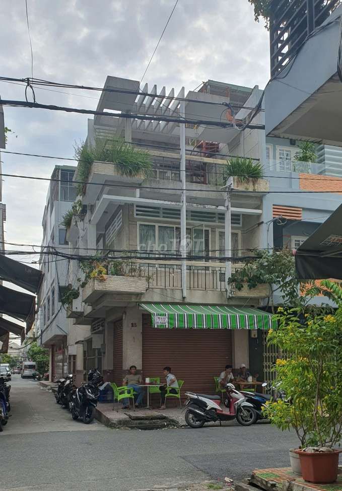 4-Bedroom Corner House with Business Potential