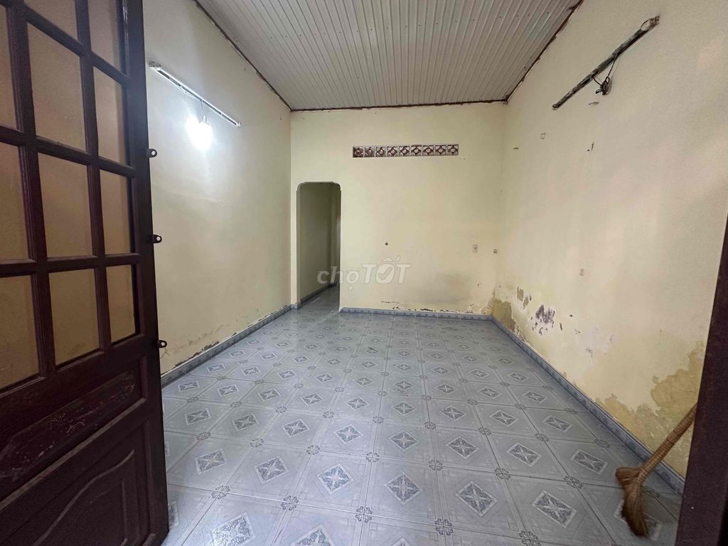 Spacious 100m2 House Near Di An Market