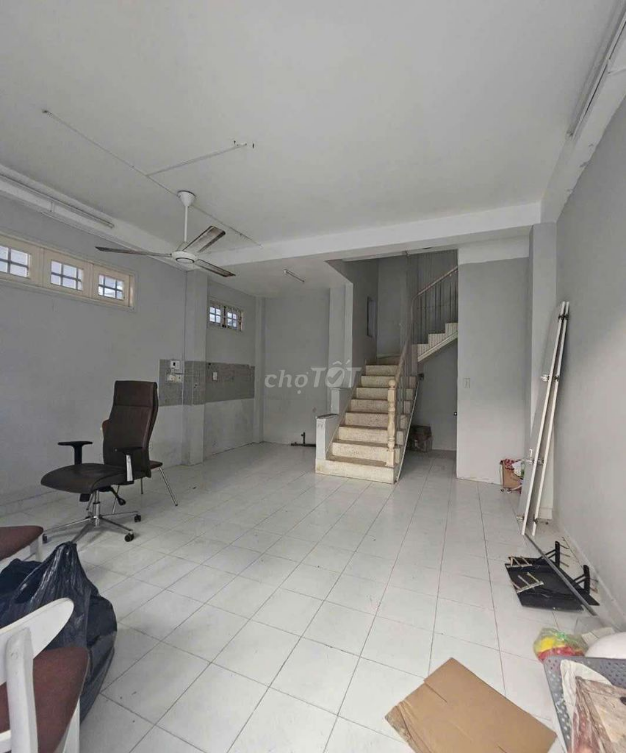 Spacious 3-Bedroom House in Phu Nhuan District with Flexible Workspace