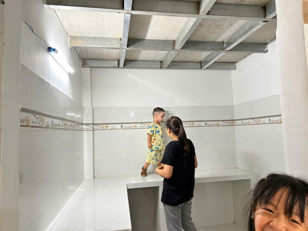 Centrally Located Loft-Style Room Near Đầm Sen, Suitable for Students