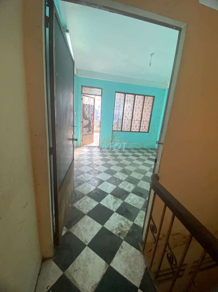 Spacious Three-Story House with Business Potential
