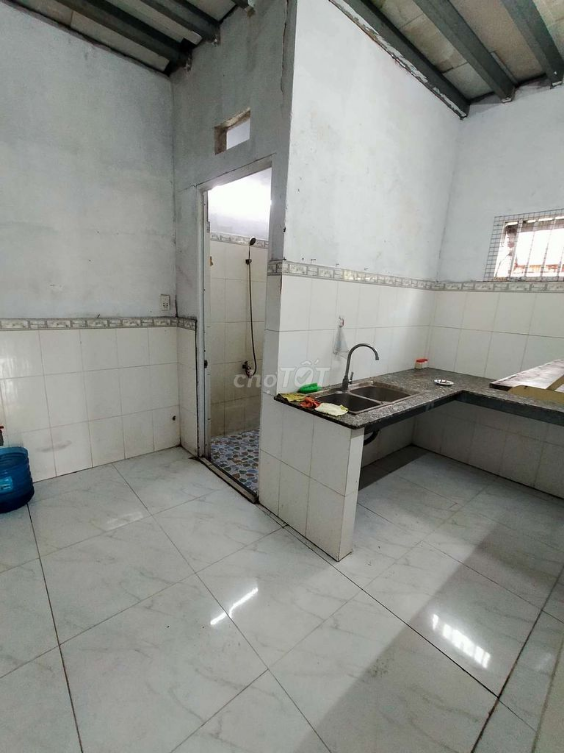 Kenh Trung Uong Vinh Loc A маңында жалға берілетін 4x12м кең үй
