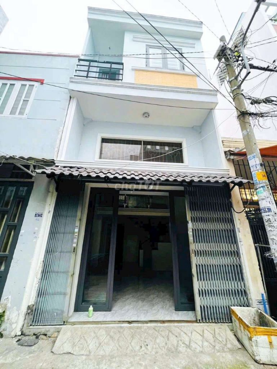 Rental House at Le Thuc Hoach Street, Tan Phu District