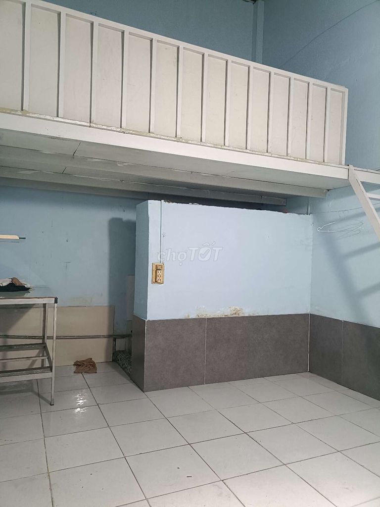 Cozy Room with Loft Bed near Market and School