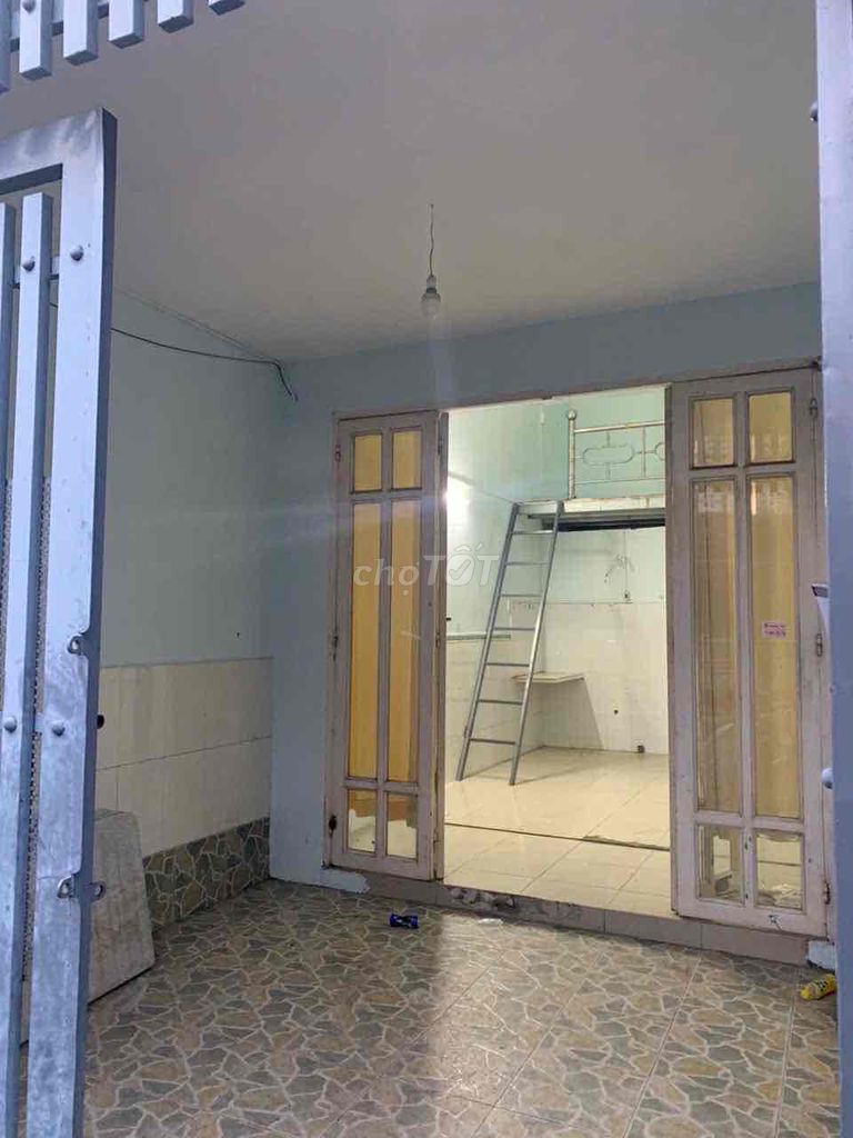 30m² Shop Space with Mezzanine Near Gas Station