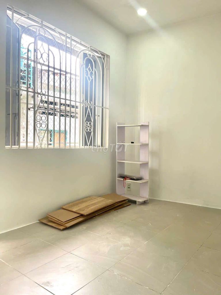 Modern 2BR Townhouse with Balcony in District 3
