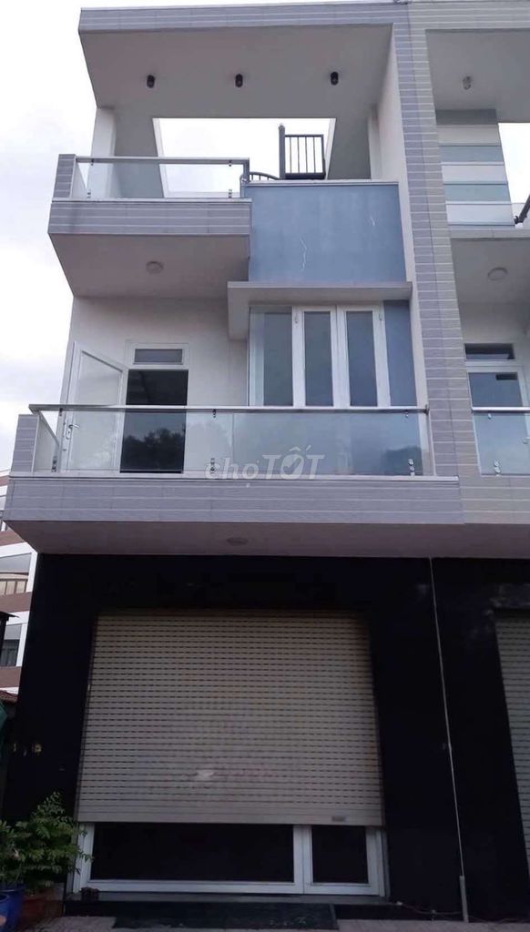 Modern 3-Bedroom House with Office Space