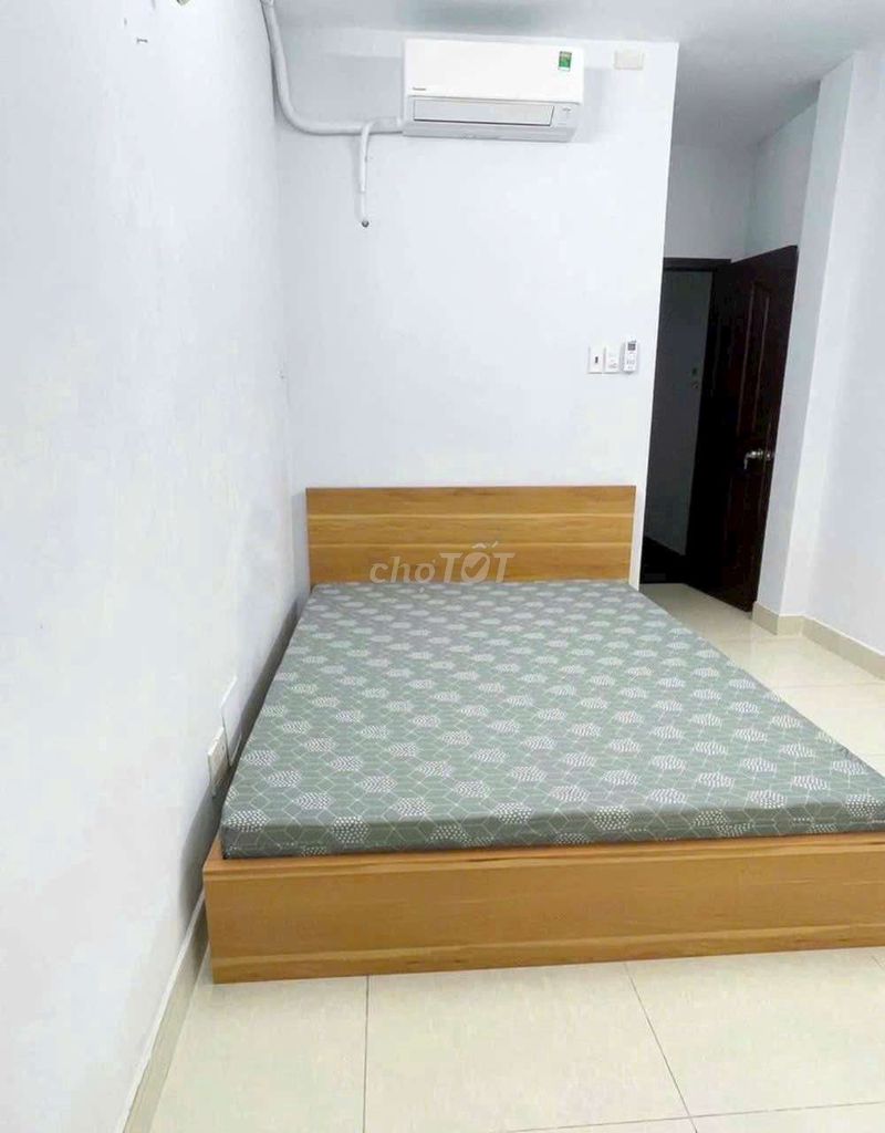 2-Bedroom Townhouse Near Hoa Binh Market