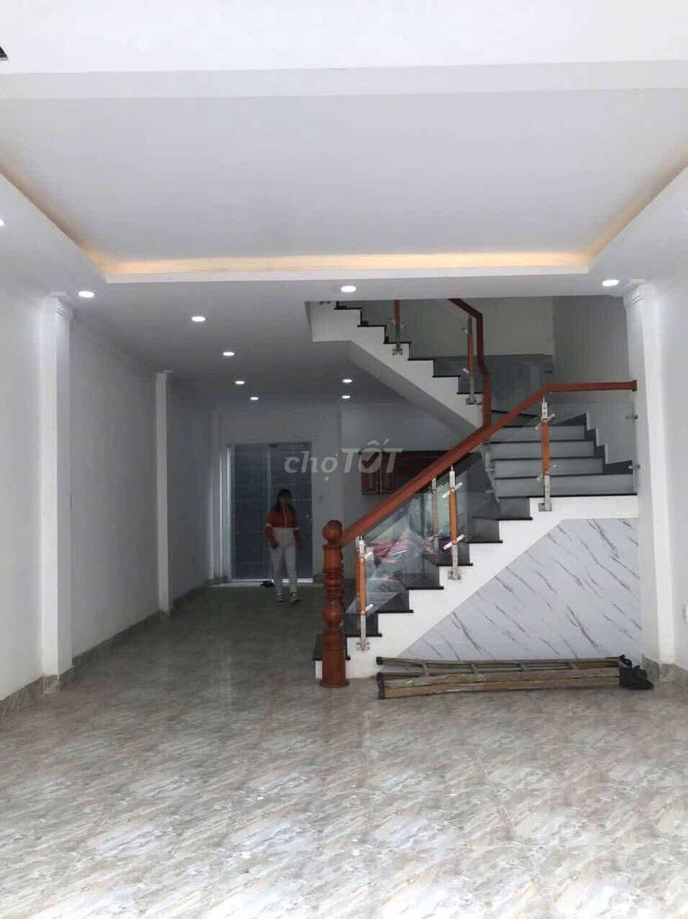 Modern 3BR Townhouse Near Tan Binh Market