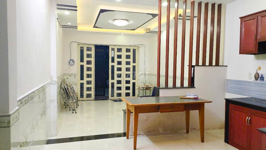 Modern Two-Bedroom Townhouse Near Market and Schools