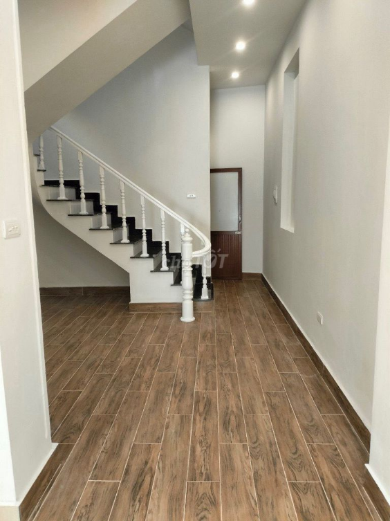 Ngọc Thuỵ Street Rental - 2 Bedrooms - Parking for 5-Ton Vehicle
