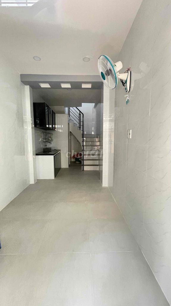 New Townhouse Near Schools and Markets