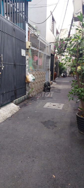 Spacious Rental House near Amenities in Go Vap District