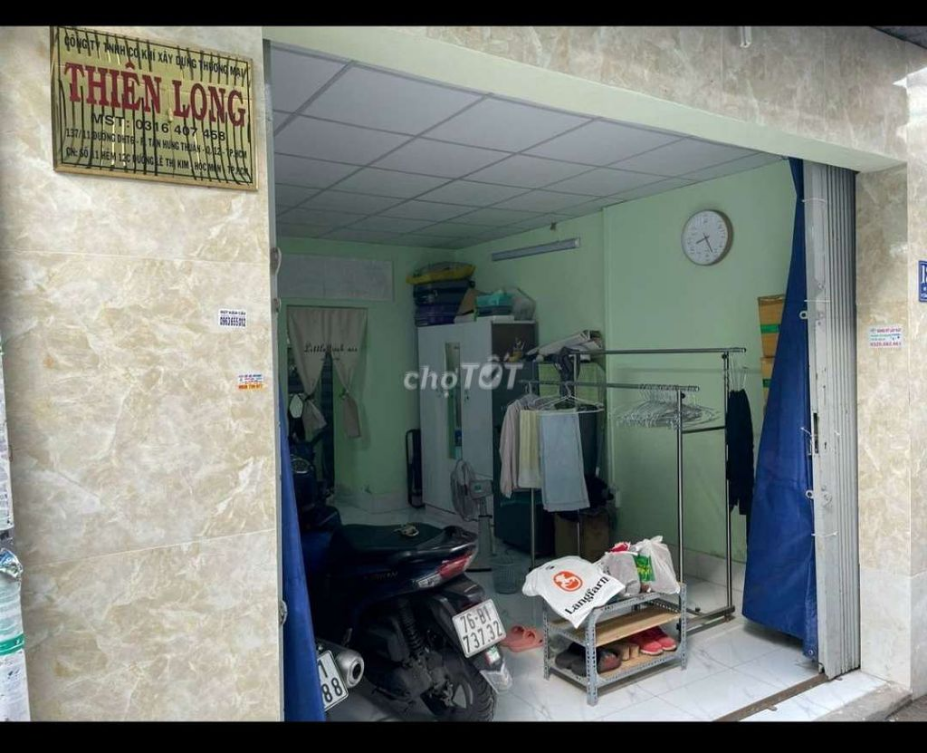 Small 1-Bedroom Rental in Narrow Alley