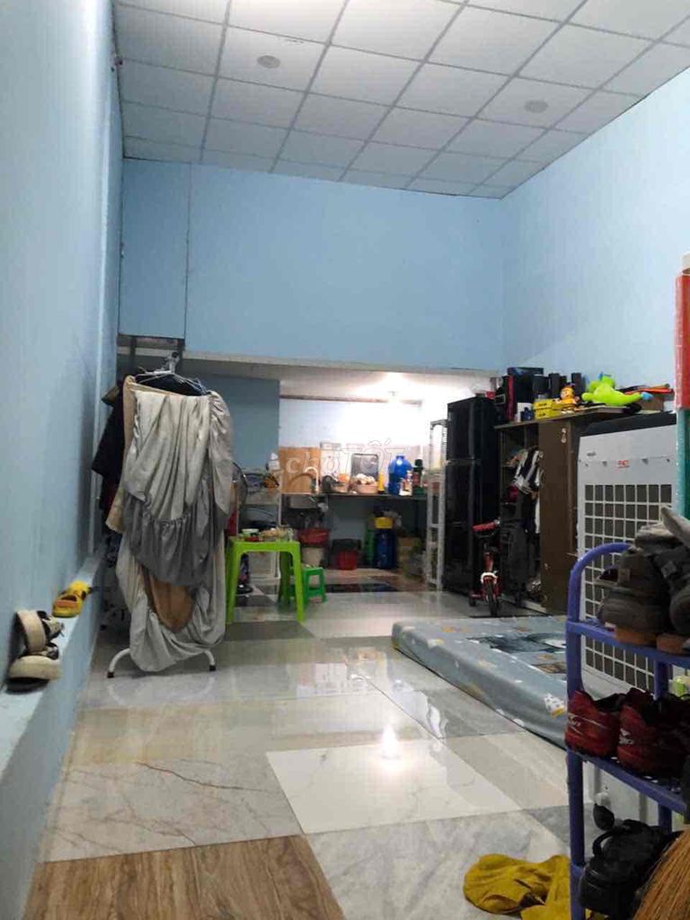 Spacious 28m² Room Near Binh Long Market