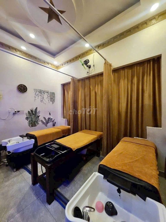 Spacious Storefront/Spa Location in Tan Thoi Hiep, District 12