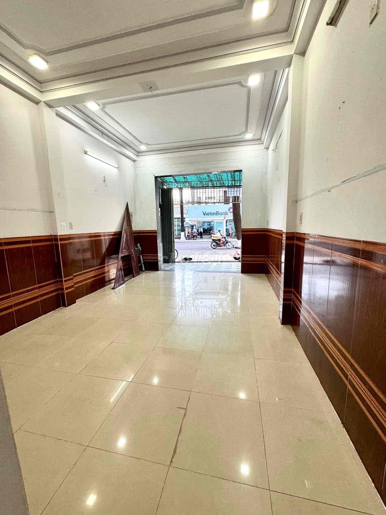 Spacious 5BR Commercial House Near Beach