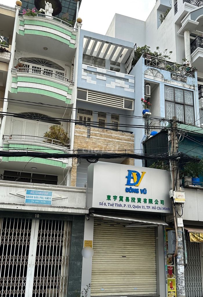 3-Story Commercial House in District 10