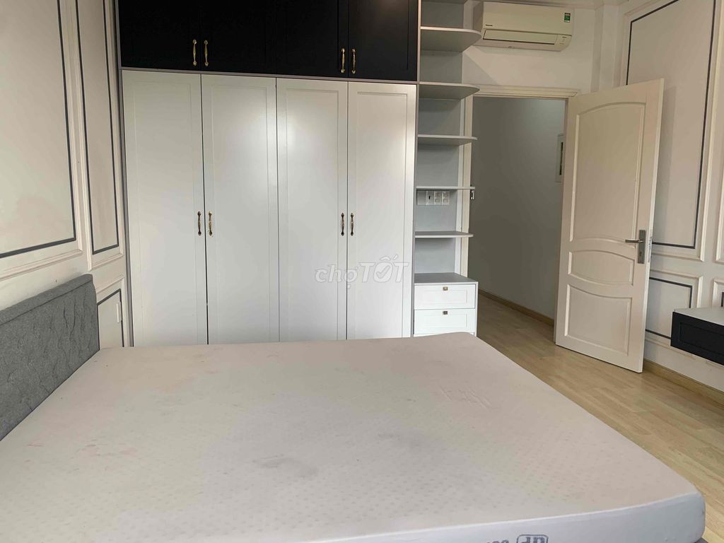 Modern 4-Story Townhouse Near Phuoc Binh Park