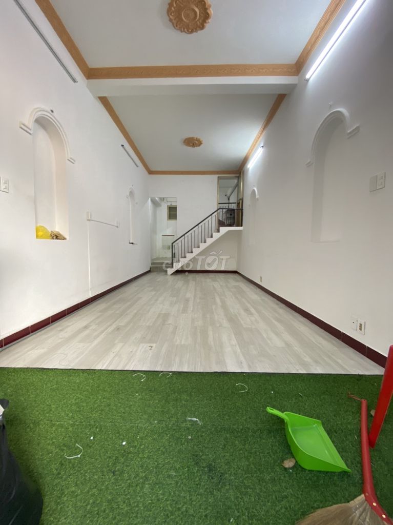 Modern 2-Bedroom House with 6m Wide Alley