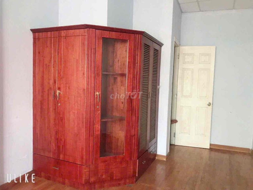 2-Bedroom Apartment with Parking and Kitchen