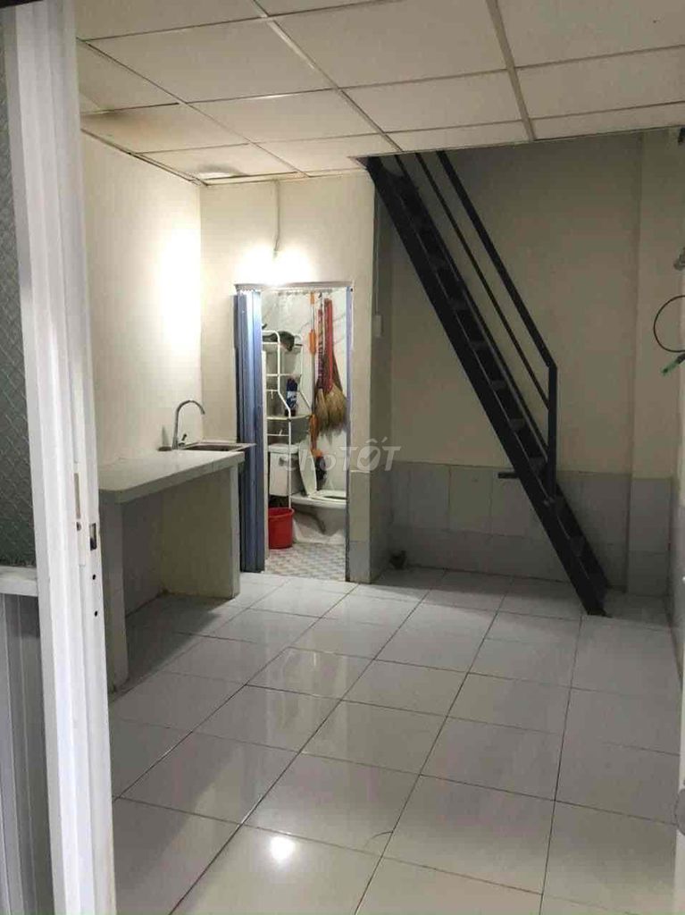 Compact 30m² Townhouse Near Schools and Shops