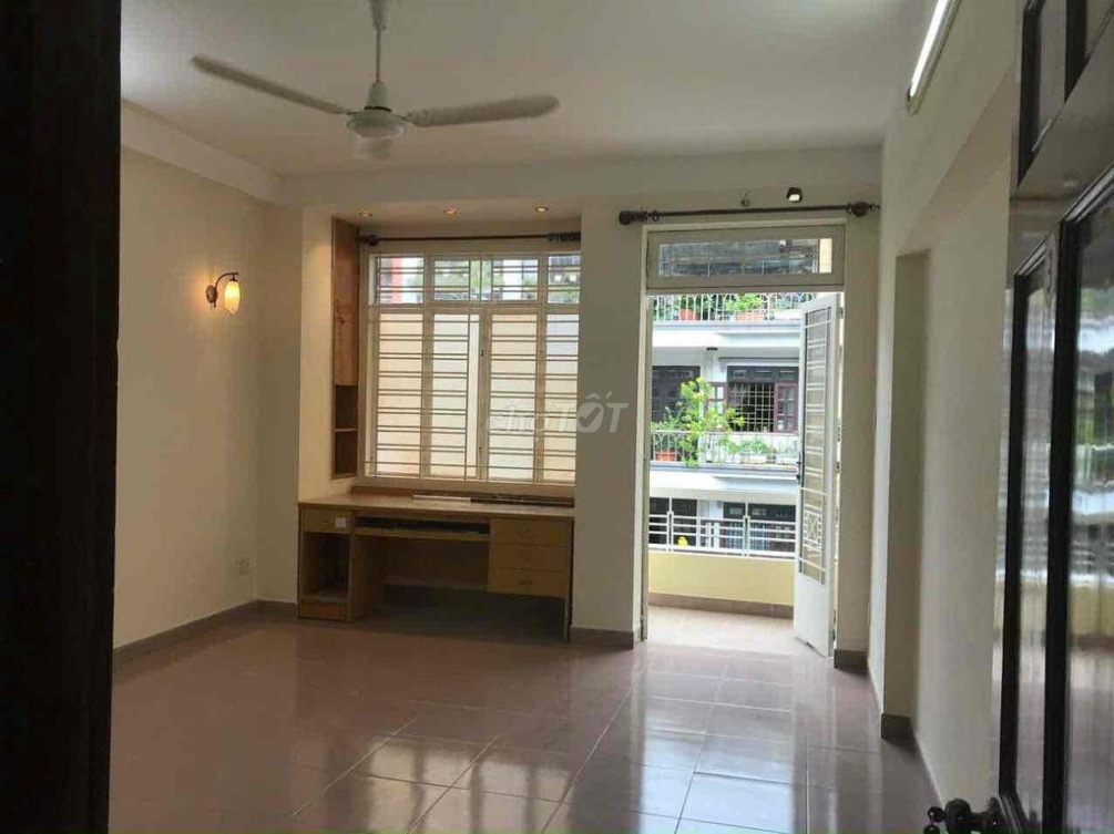 Ground Floor + 1st Floor House for Rent in Nguyen Tieu La, District 10