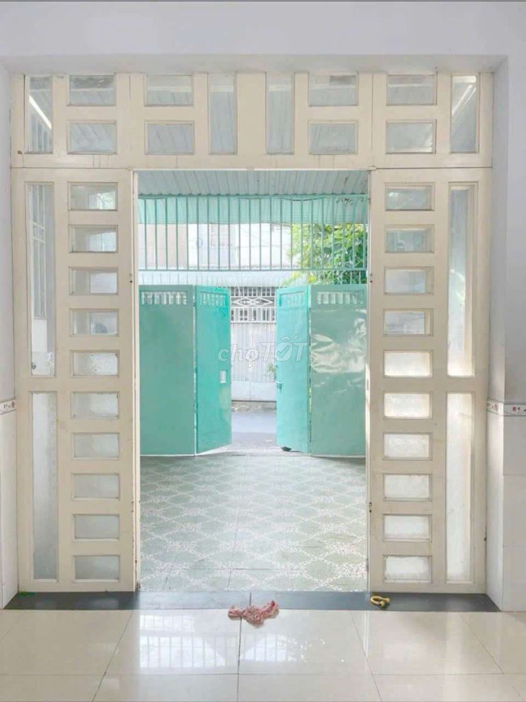 Spacious 4-Bedroom Townhouse with Modern Amenities