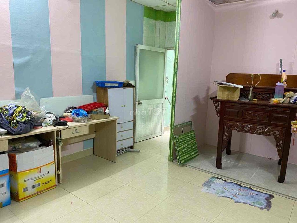 2-Floor Townhouse with Full Furniture Near Schools