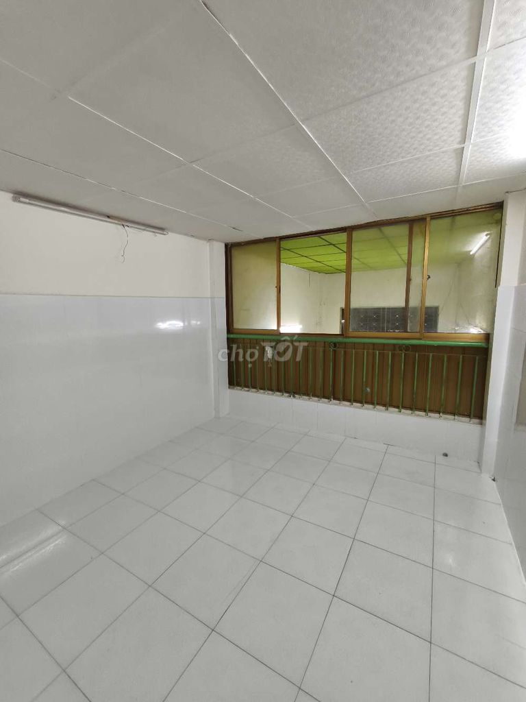 Modern 3-Bedroom Townhouse in District 11