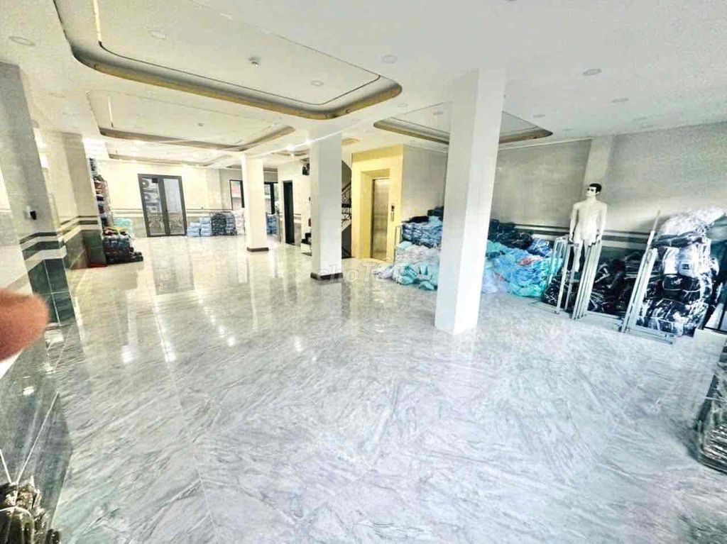 Luxury 3-Bedroom Villa Near Aeon Mall