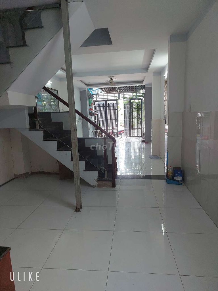 4-bedroom house with 2 bathrooms near Nguyen Van Linh