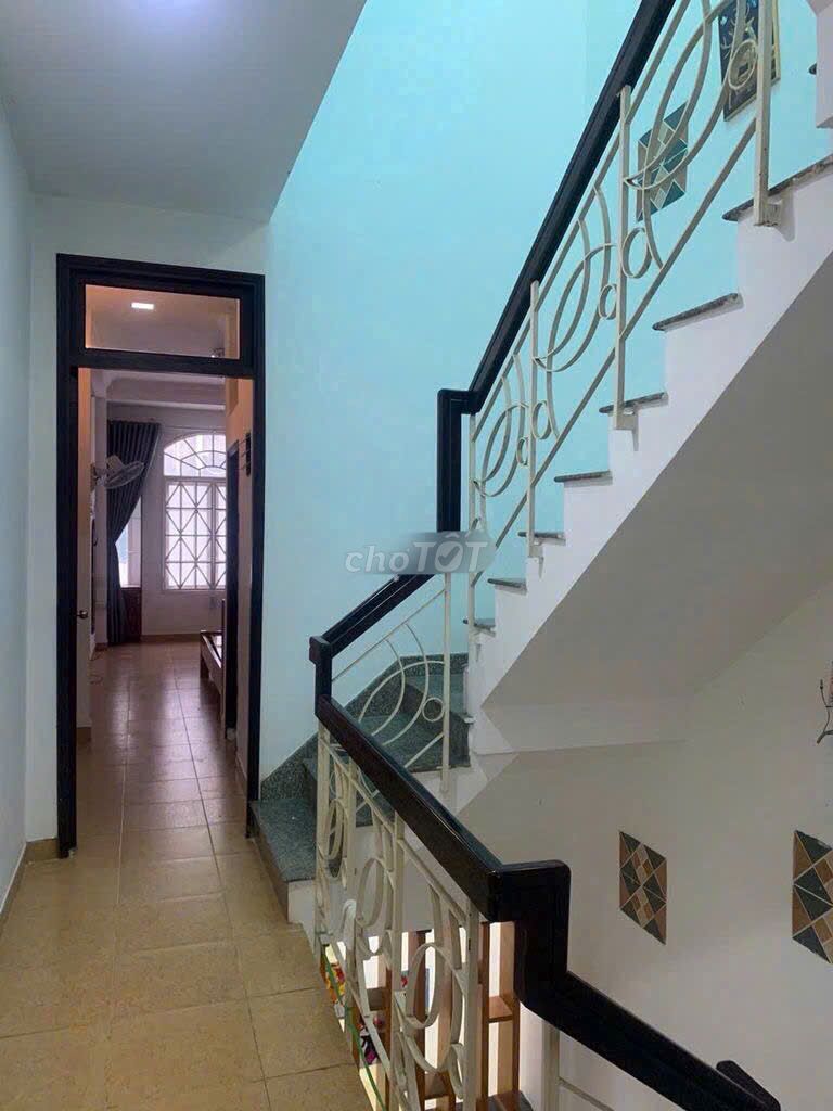 Spacious 4BR Townhouse in District 10