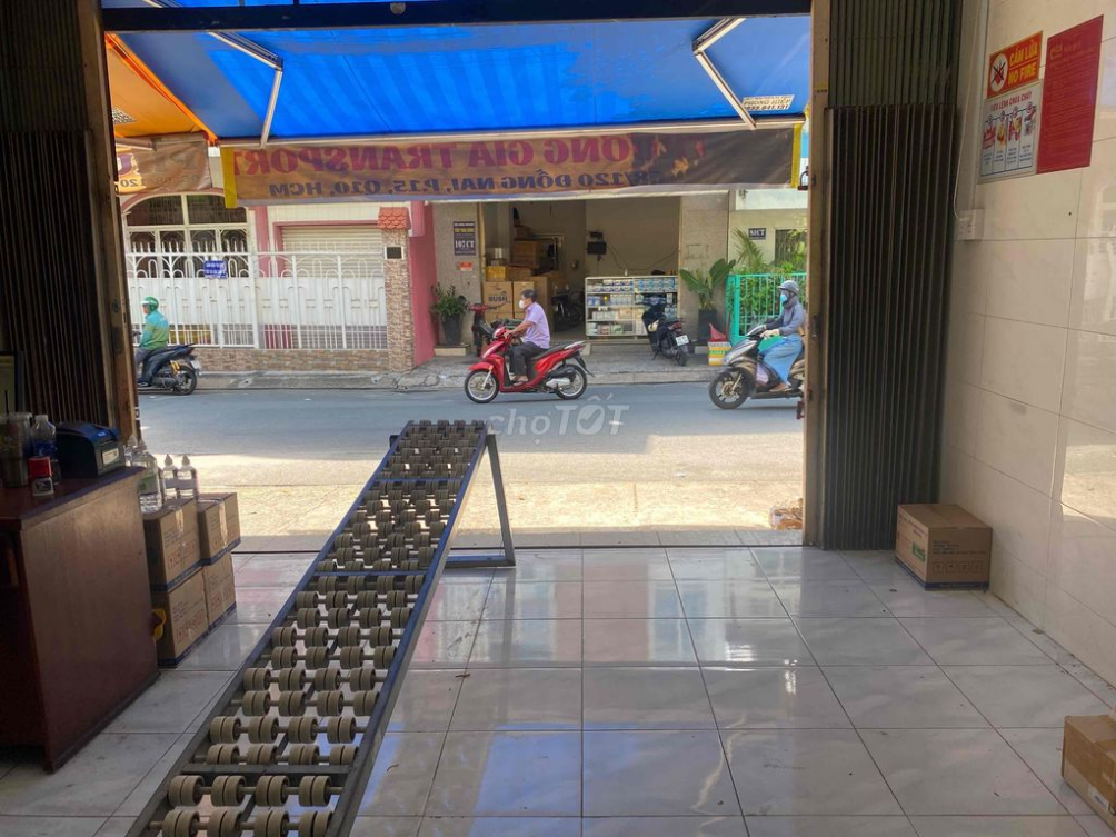Street-side Business Location with 10m Frontage