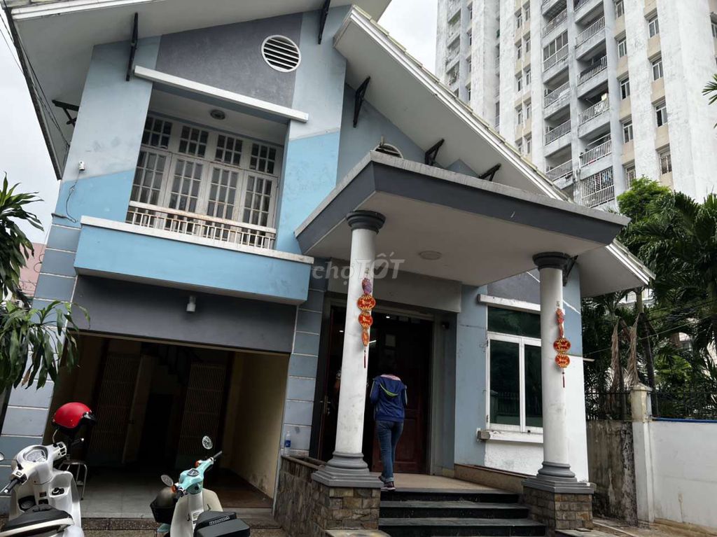 Spacious Two-Story Villa with Four Bedrooms