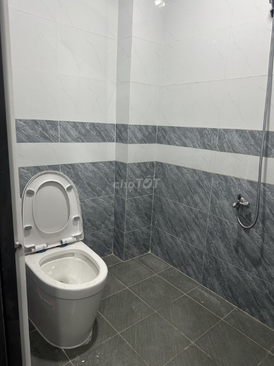 Newly Renovated Clean House in Secure Alley, Near Market and School